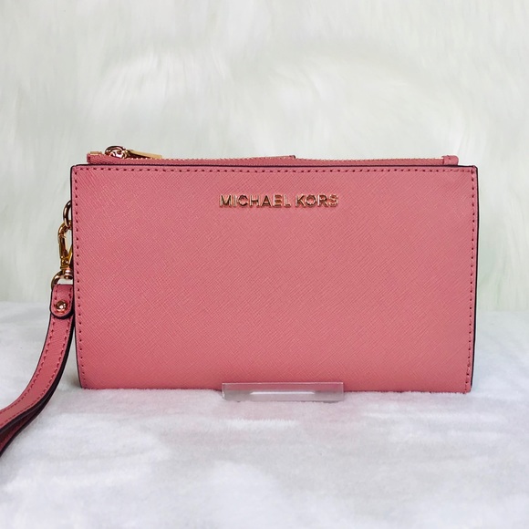 Michael Kors Handbags - Michael Kors Jet Set Travel Double Zip Wristlet